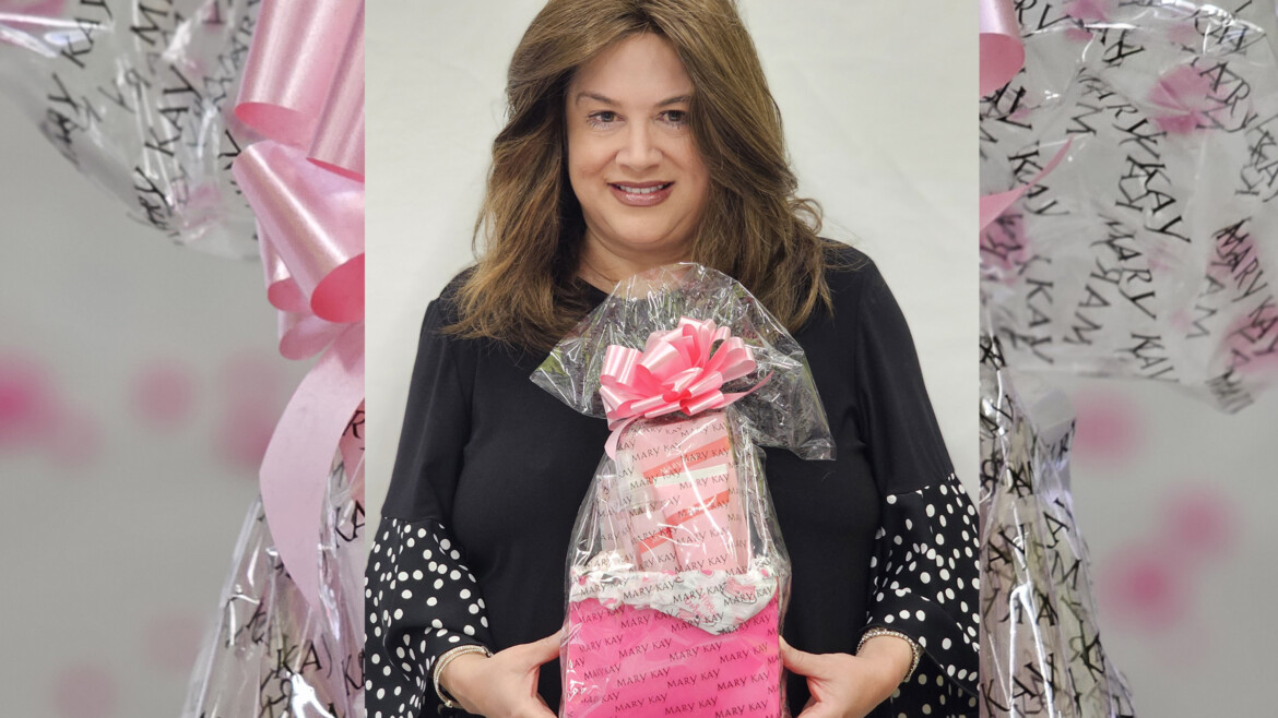 Learn How to Put Together a Gift Basket